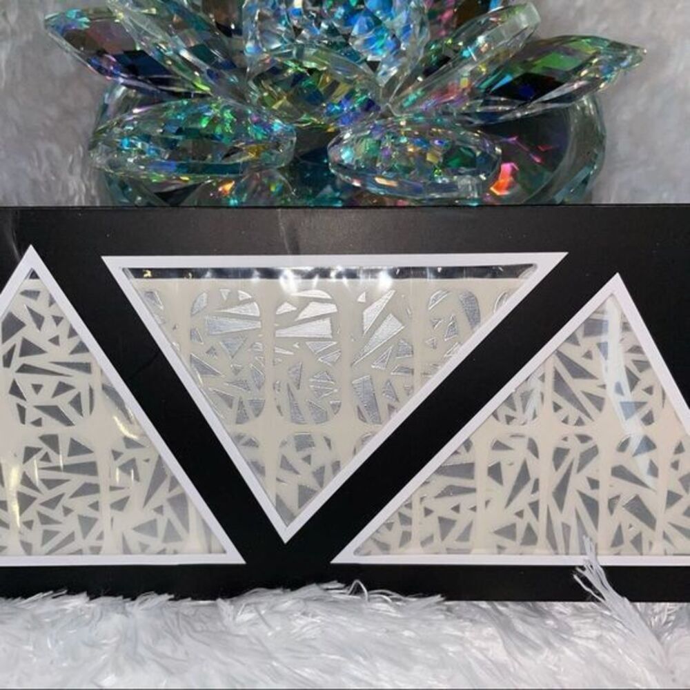 Colour Flash, I’m Shattered, featuring metallic shards on transparent shiny base